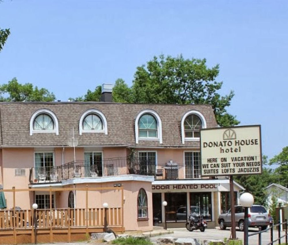 Travelodge By Wyndham Wasaga Beach Exterior photo