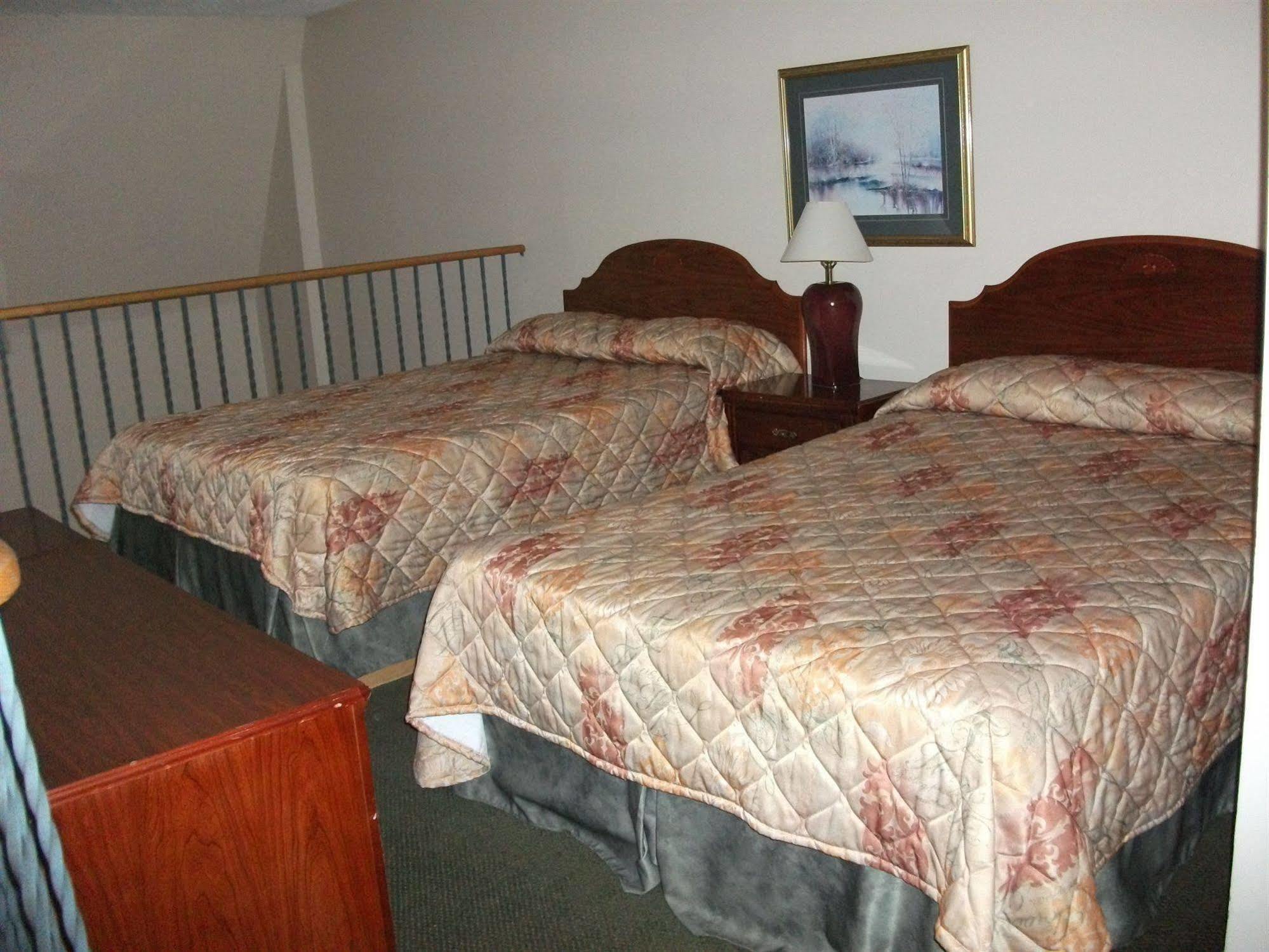 Travelodge By Wyndham Wasaga Beach Room photo