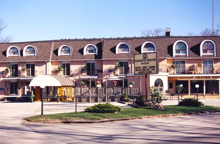 Travelodge By Wyndham Wasaga Beach Exterior photo